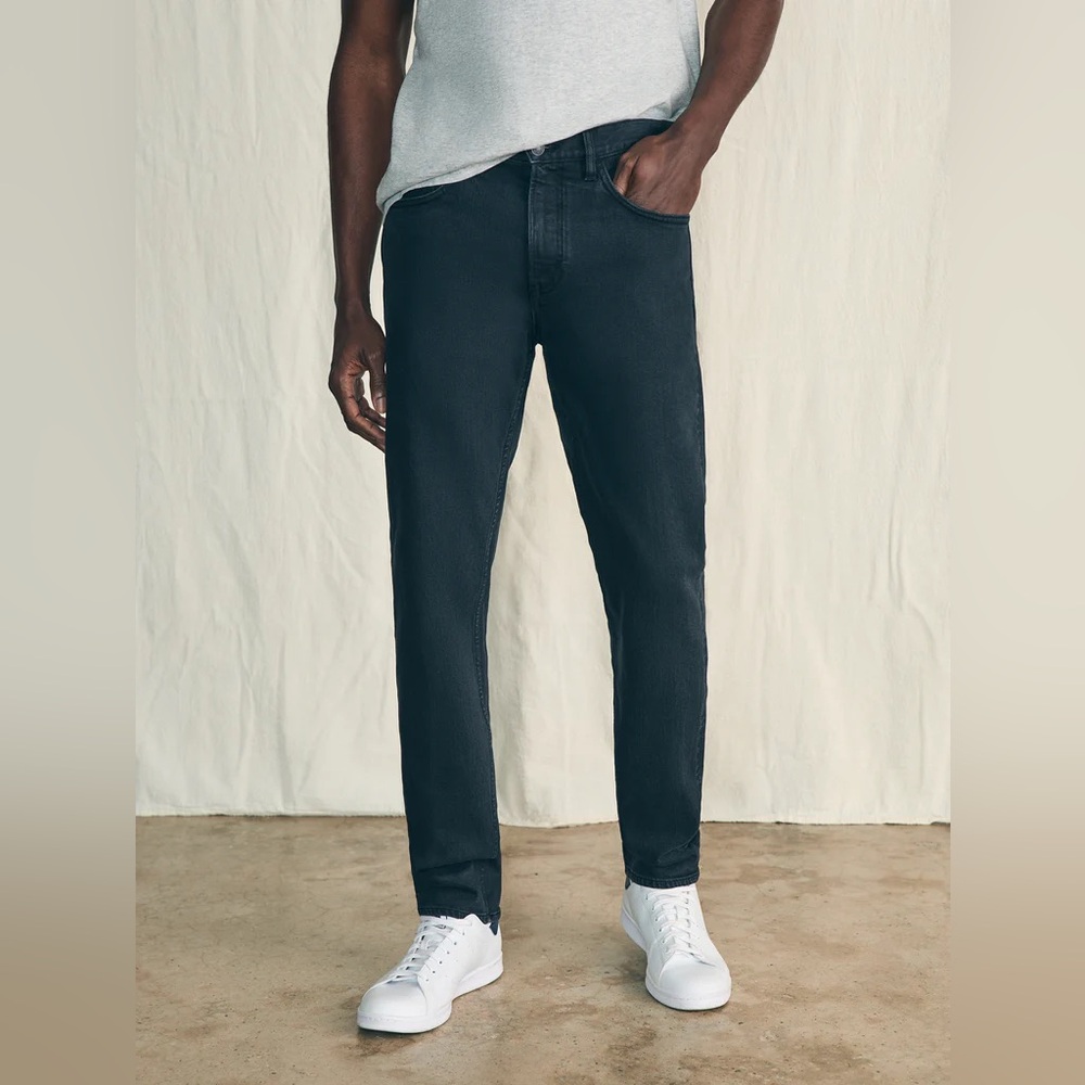 Faherty • Slim Straight Jeans